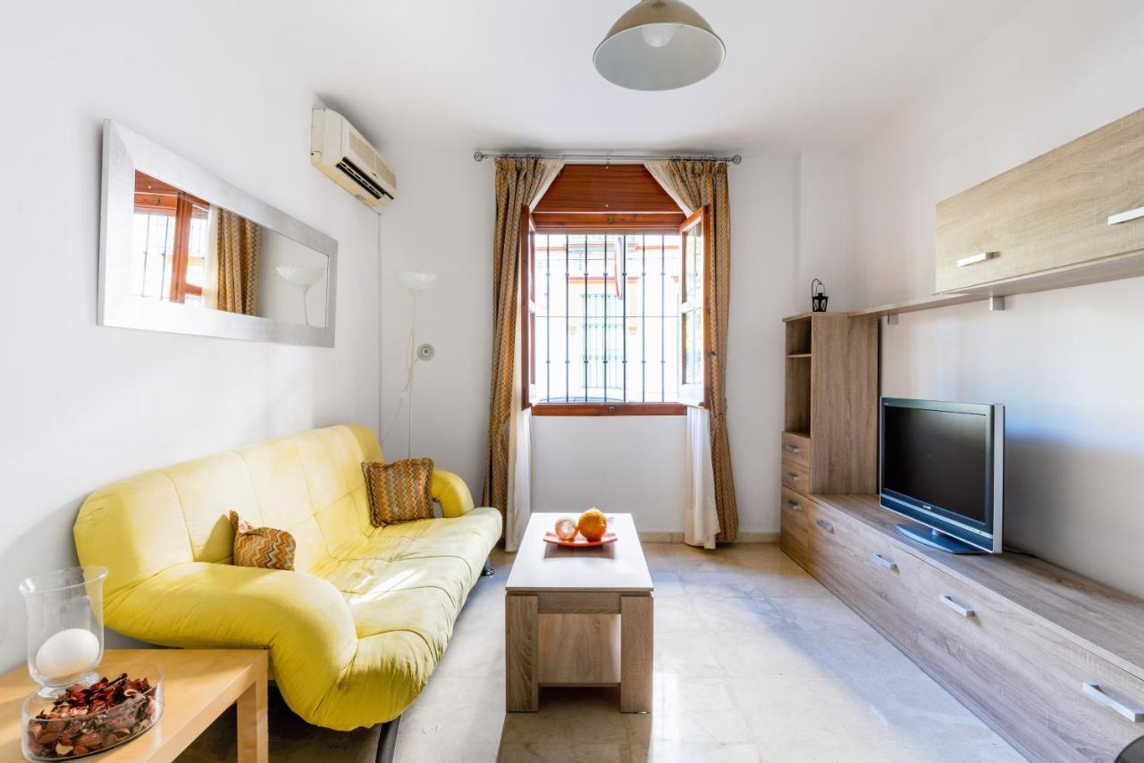 Holi-Rent Procurador Apartment เซบีญา ภายนอก รูปภาพ