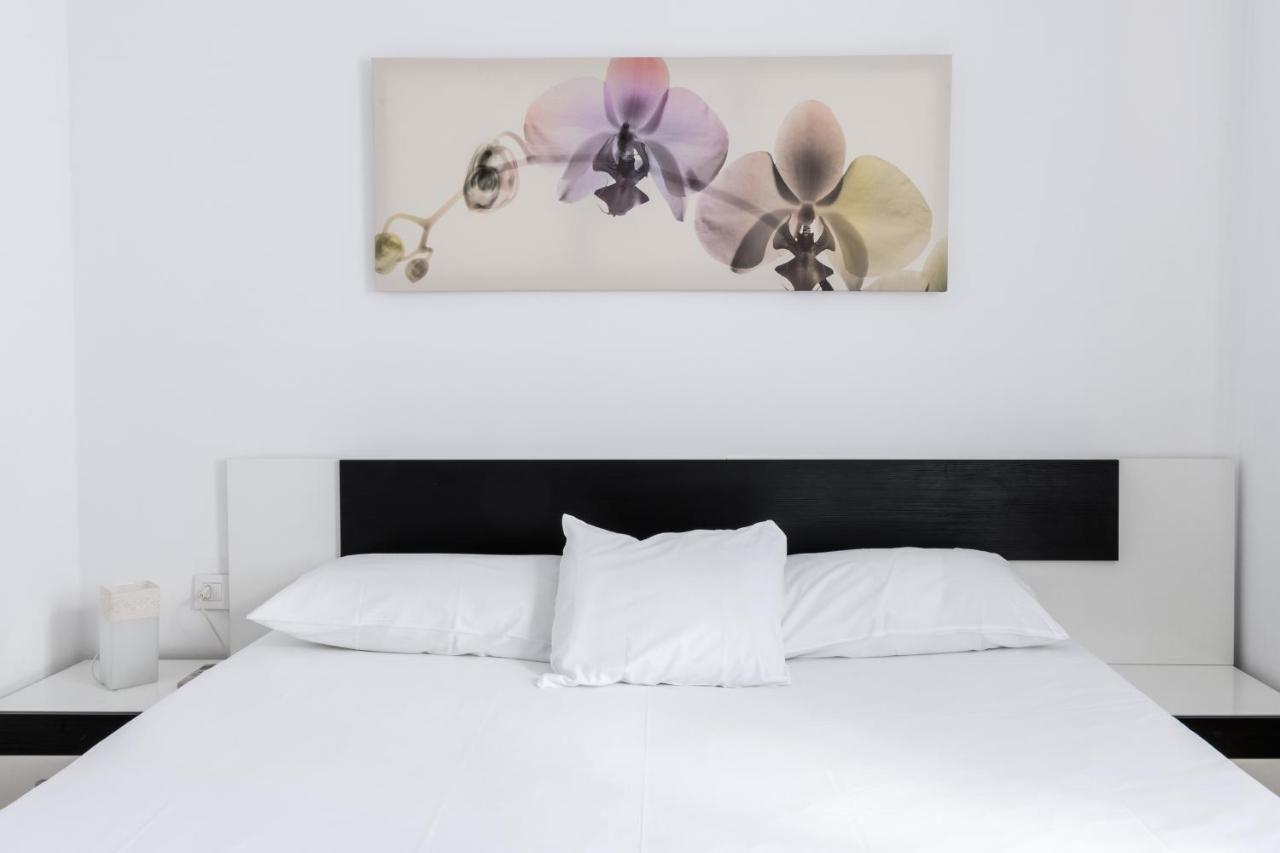 Holi-Rent Procurador Apartment เซบีญา ภายนอก รูปภาพ