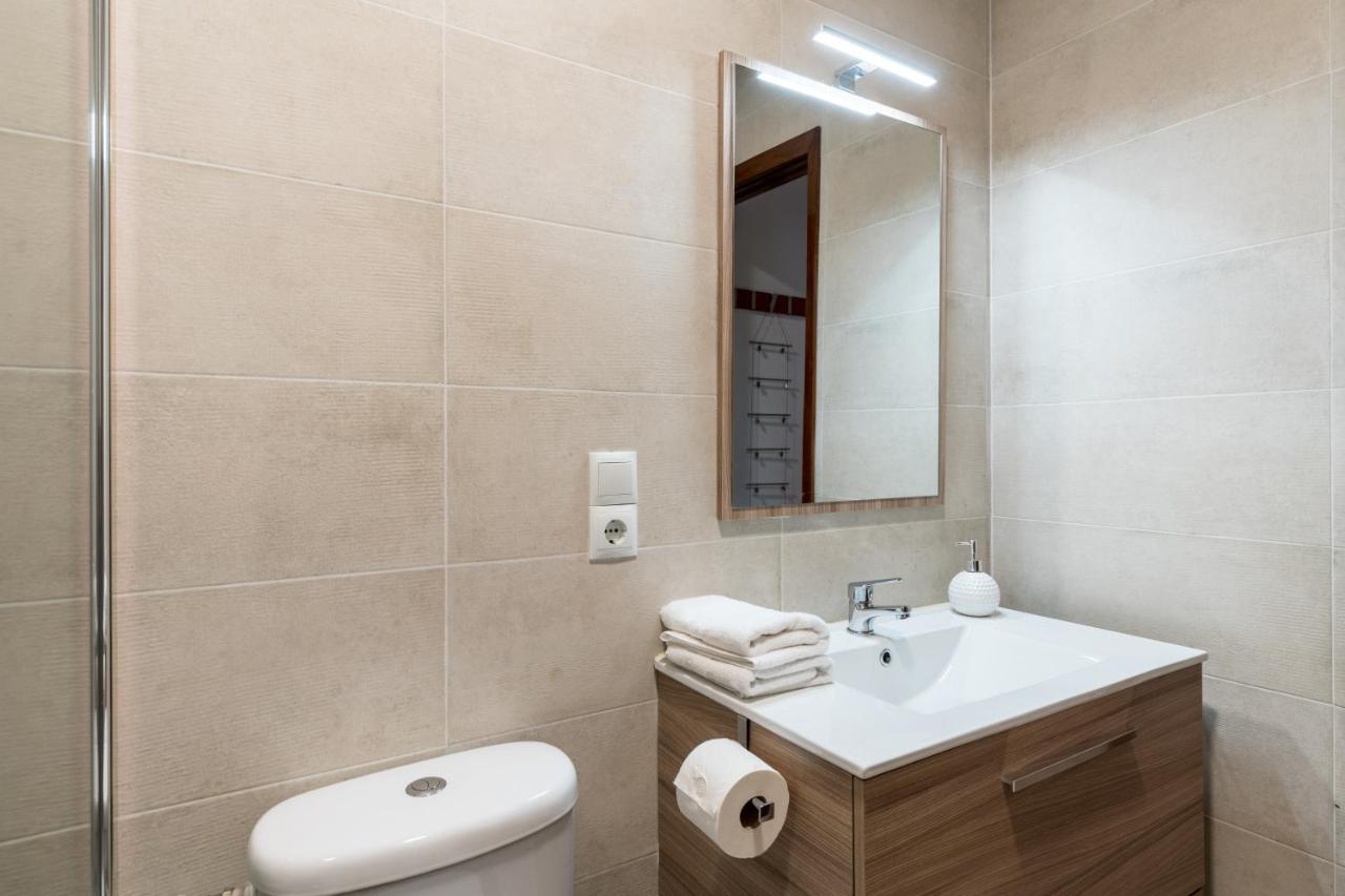Holi-Rent Procurador Apartment เซบีญา ภายนอก รูปภาพ
