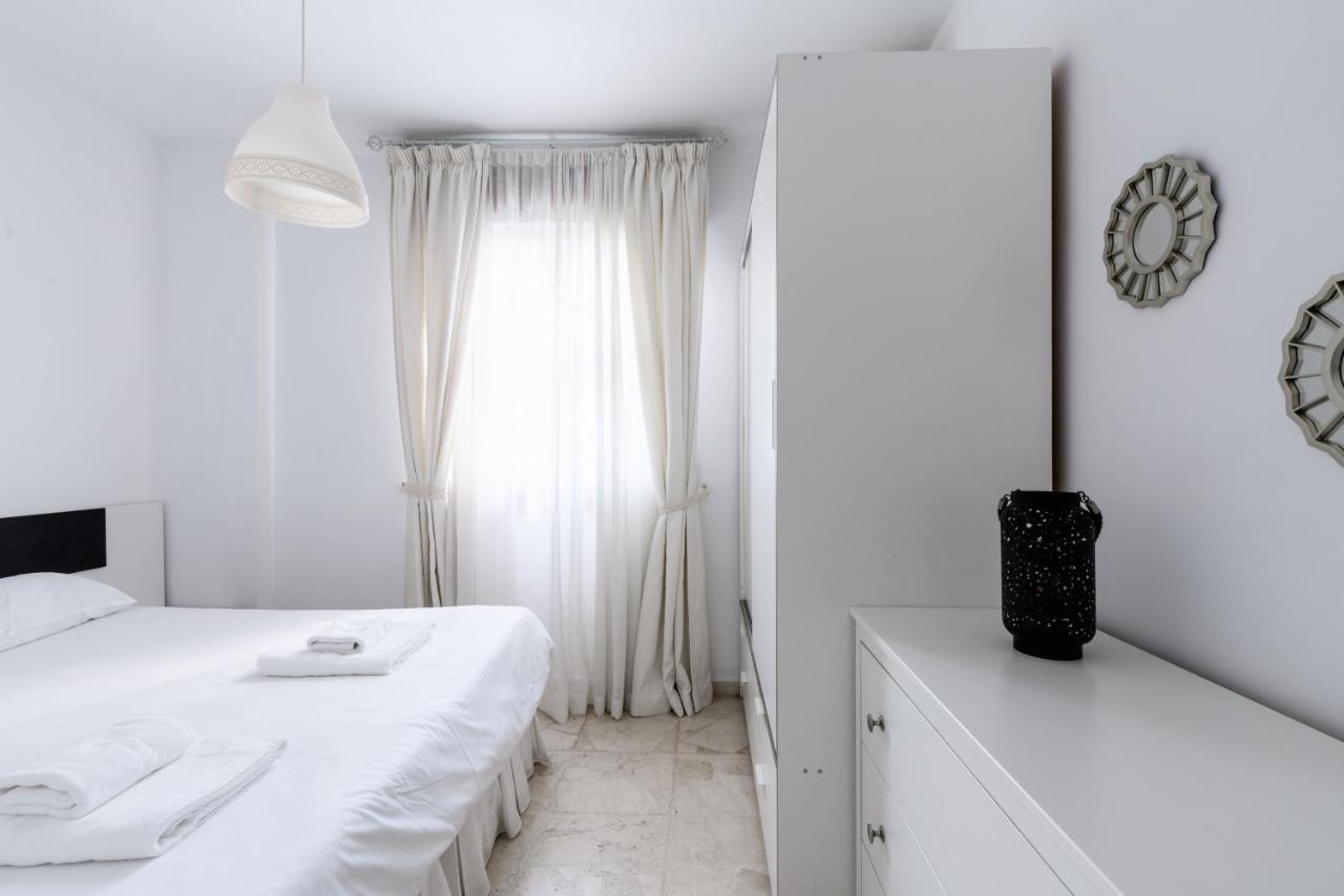 Holi-Rent Procurador Apartment เซบีญา ภายนอก รูปภาพ