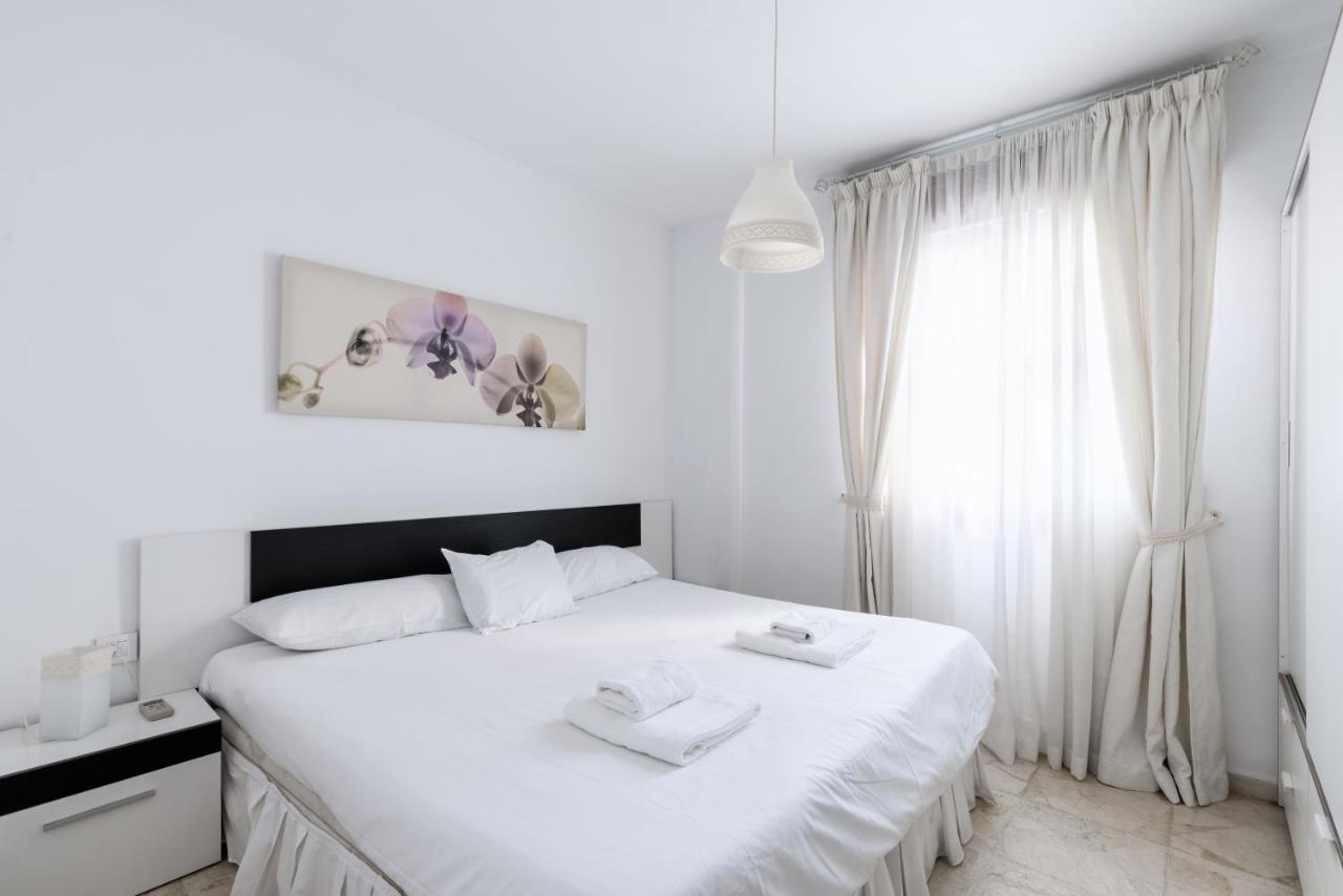 Holi-Rent Procurador Apartment เซบีญา ภายนอก รูปภาพ